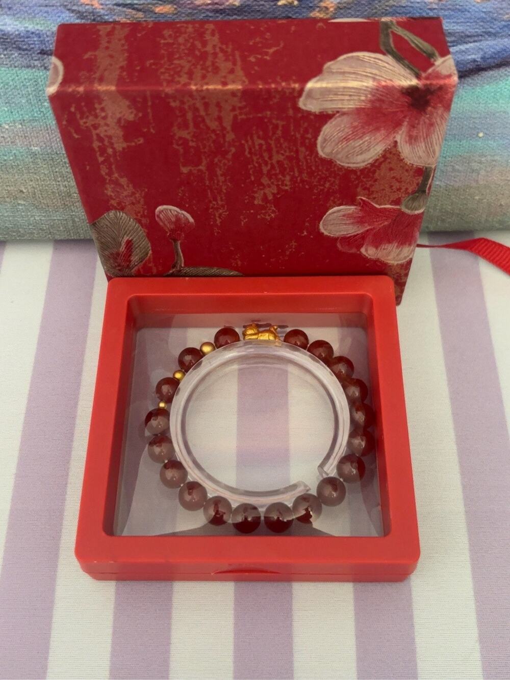 Red Agate Lucky Cat Beaded Bracelet